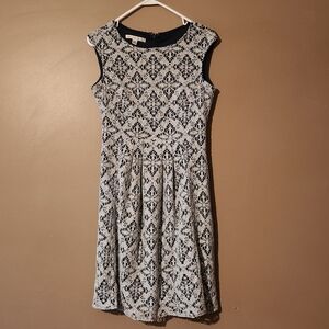 Maggy London Blue  and White Lace Midi Dress SZ 6 New